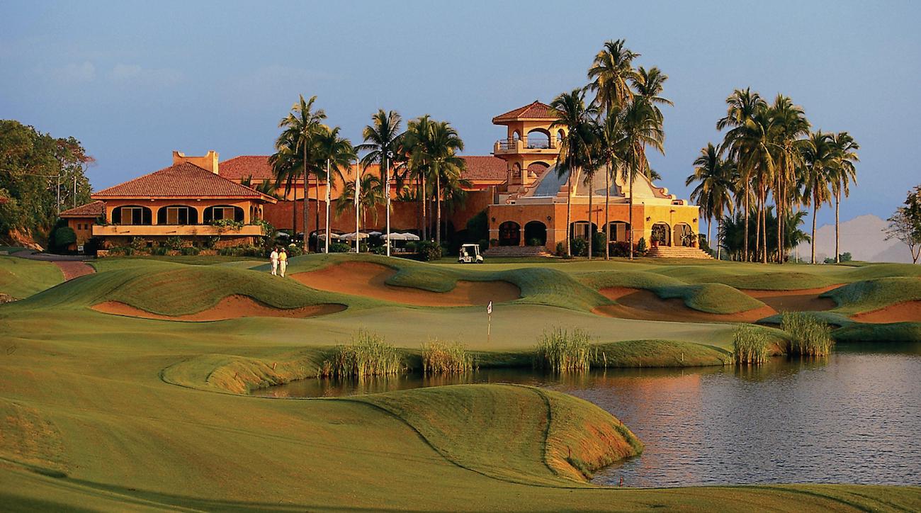 There are 27 total holes of golf at Grand Isla Navidad Resort.